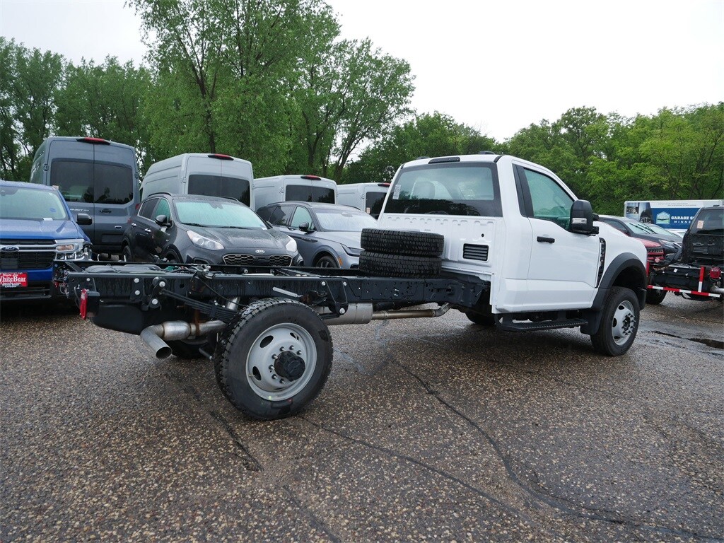 2025 Ford F-550 XL photo 4