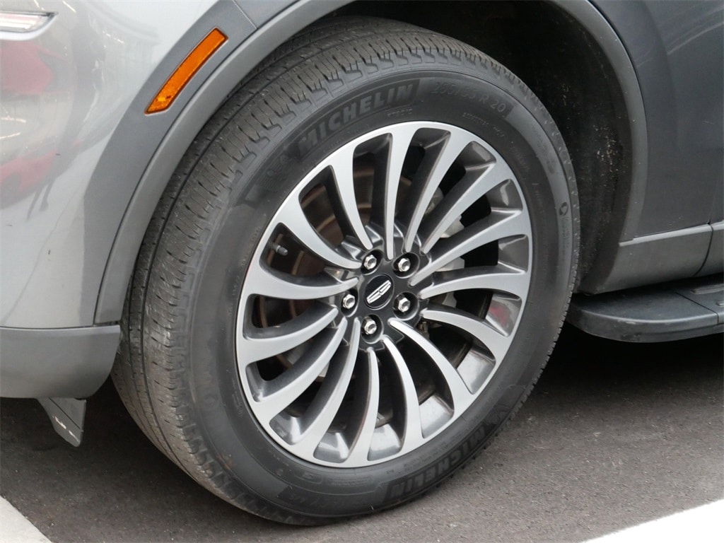 2023 Lincoln Aviator Standard photo 4