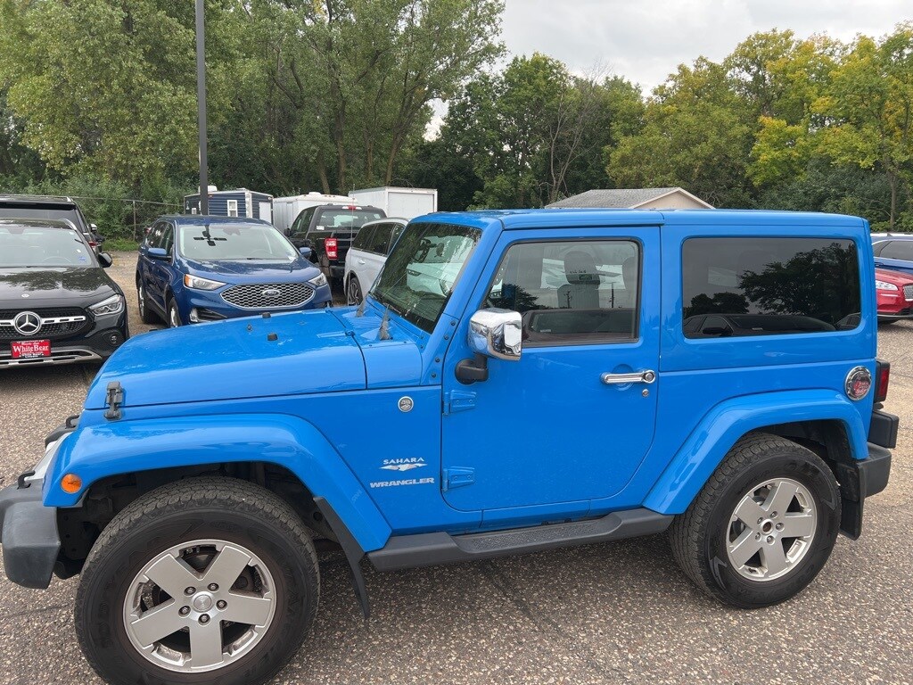 2011 Jeep Wrangler Unlimited Sahara photo 2