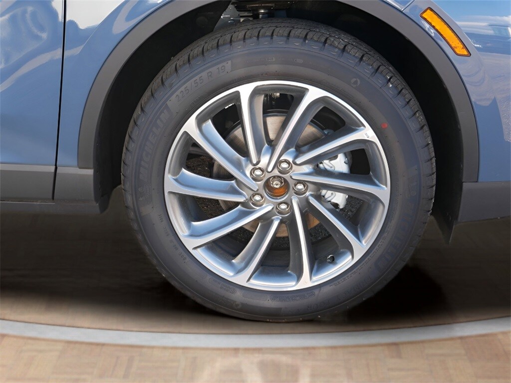 2025 Lincoln Corsair Premiere photo 2
