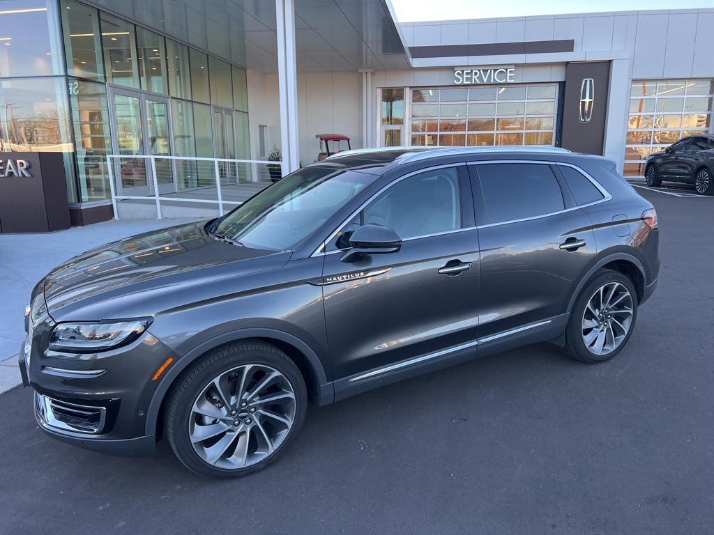 Used 2019 Lincoln Nautilus Reserve with VIN 2LMPJ8LPXKBL22925 for sale in Saint Paul, Minnesota