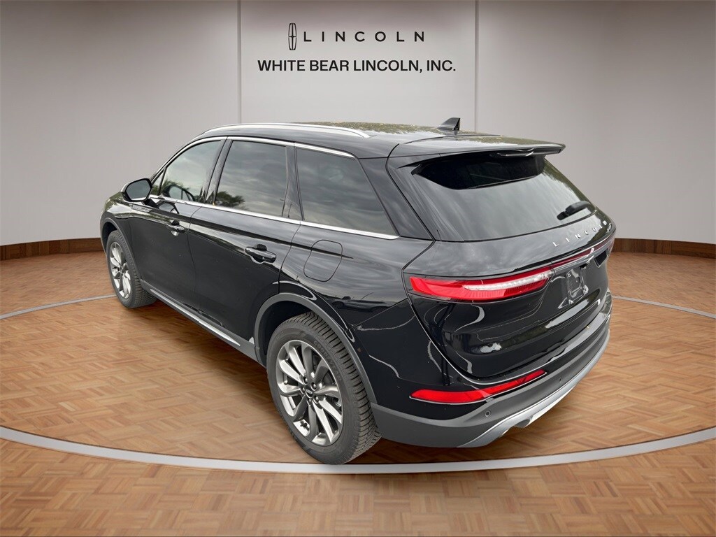 2021 Lincoln Corsair Standard photo 3