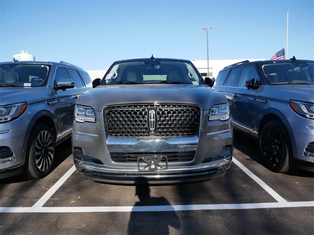 Used 2024 Lincoln Navigator Black Label L with VIN 5LMJJ3TG7REL04690 for sale in Saint Paul, Minnesota
