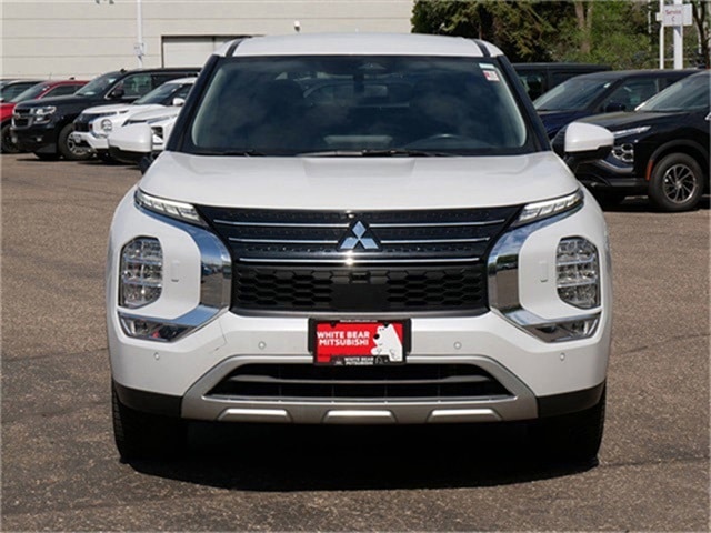 Used 2023 Mitsubishi Outlander SE with VIN JA4J4UA82PZ013305 for sale in White Bear Lake, Minnesota