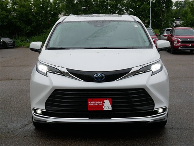 Used 2022 Toyota Sienna XLE with VIN 5TDJSKFC7NS057926 for sale in White Bear Lake, Minnesota