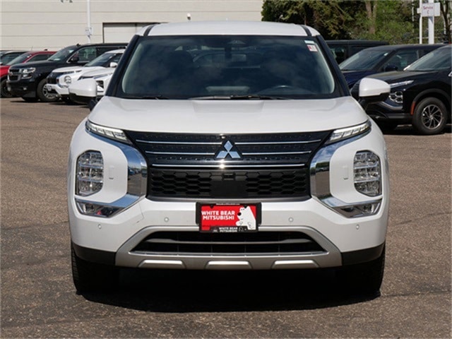 Used 2023 Mitsubishi Outlander SE with VIN JA4J4UA82PZ013305 for sale in White Bear Lake, Minnesota
