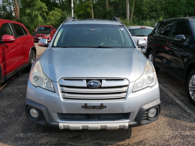 Used 2014 Subaru Outback 2.5i Limited with VIN 4S4BRBLC8E3268487 for sale in White Bear Lake, Minnesota