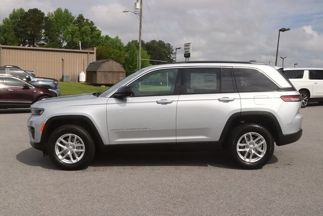 2025 Jeep Grand Cherokee Laredo X photo 4