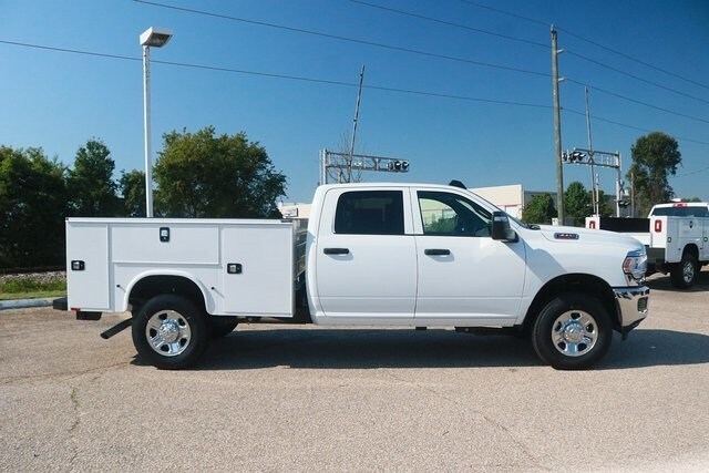 2024 Ram 3500 Tradesman photo 4