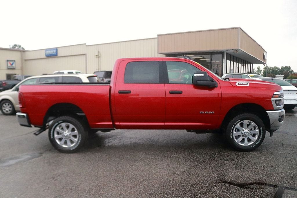 New 2026 Ram 2500 BIG HORN CREW CAB 4X4 6'4 BOX Pickup