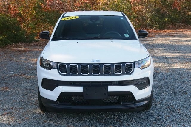 2025 Jeep Compass Sport photo 2