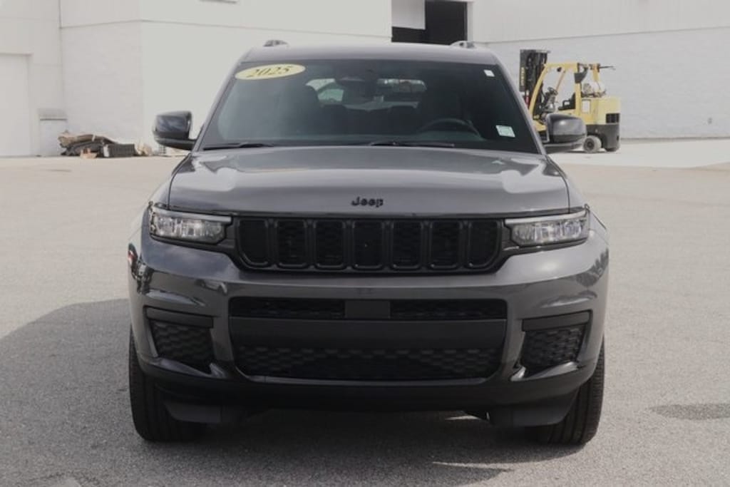 New 2025 Jeep Grand Cherokee L ALTITUDE X 4X4 Sport Utility