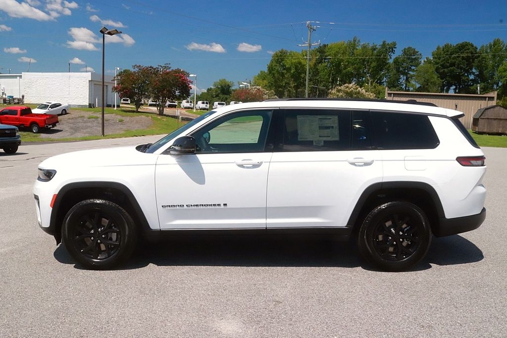 New 2026 Jeep Grand Cherokee L LAREDO ALTITUDE 4X4 Sport Utility