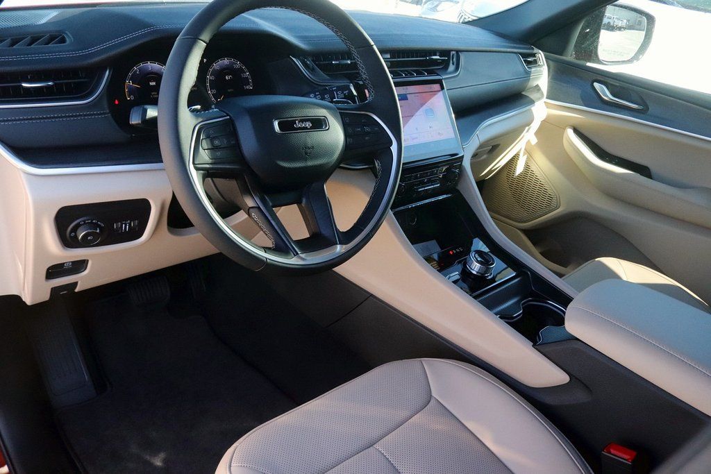 2025 Jeep Grand Cherokee L Limited - Photo 12