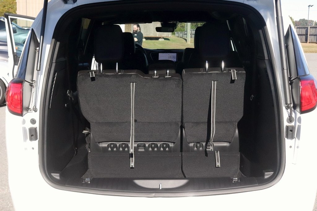 2026 Chrysler Voyager LX - Photo 15