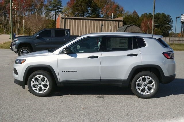 2025 Jeep Compass Sport photo 4