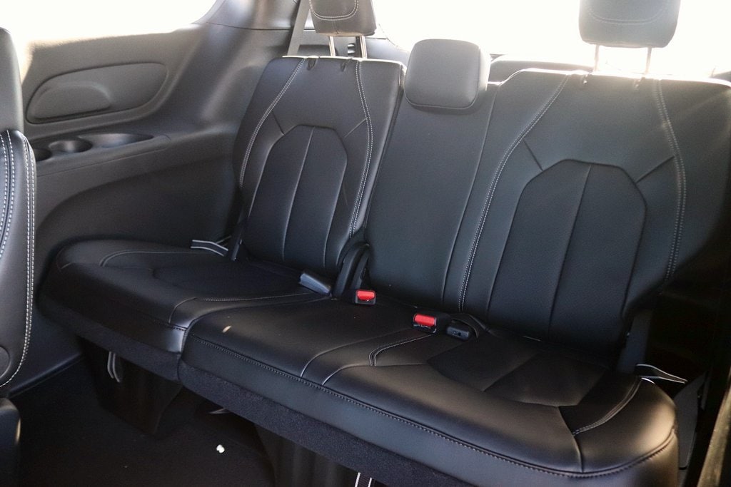 2026 Chrysler Voyager LX - Photo 14