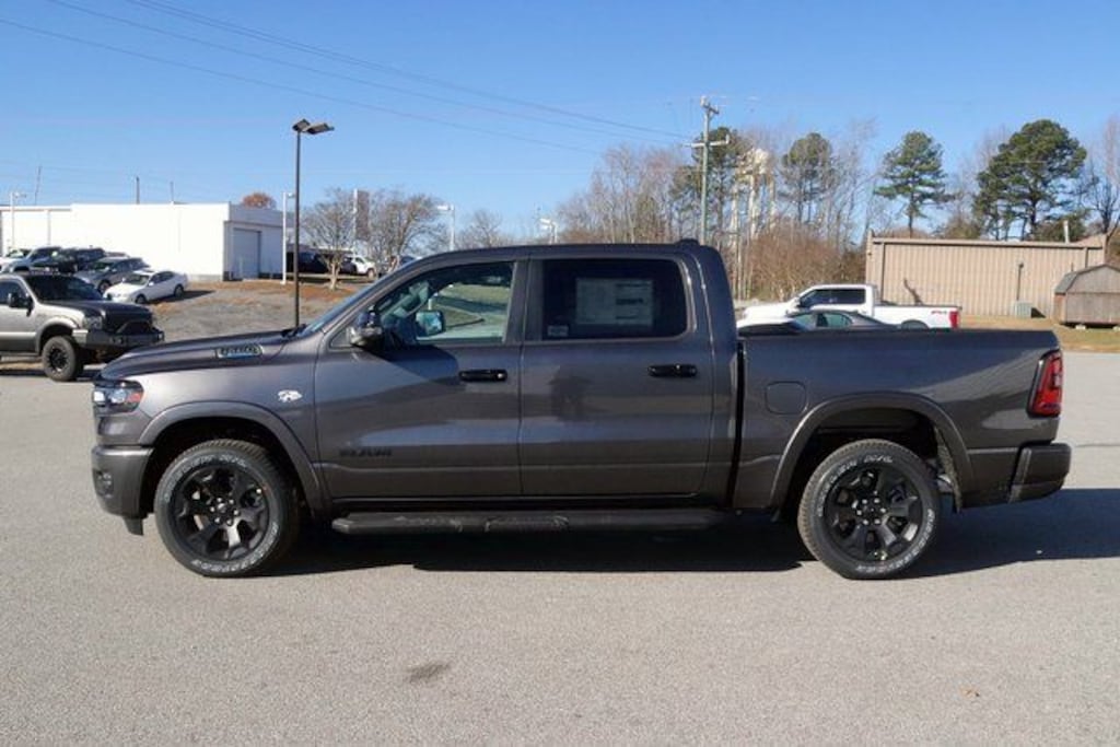 New 2026 Ram 1500 BIG HORN CREW CAB 4X4 5'7 BOX Pickup