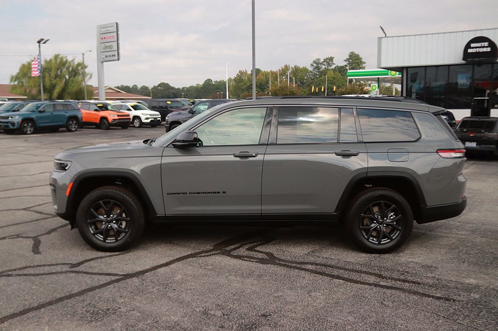 New 2027 Jeep Grand Cherokee L 3 Row LAREDO 4X4 Sport Utility