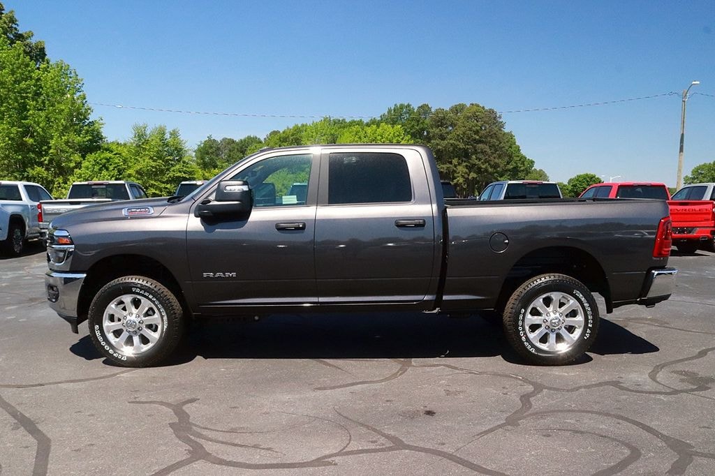 New 2026 Ram 2500 BIG HORN CREW CAB 4X4 6'4 BOX Pickup