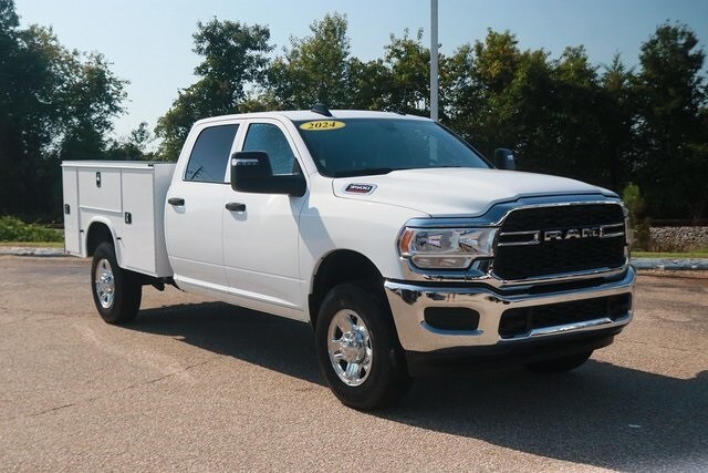 2024 Ram 3500 Tradesman photo 3