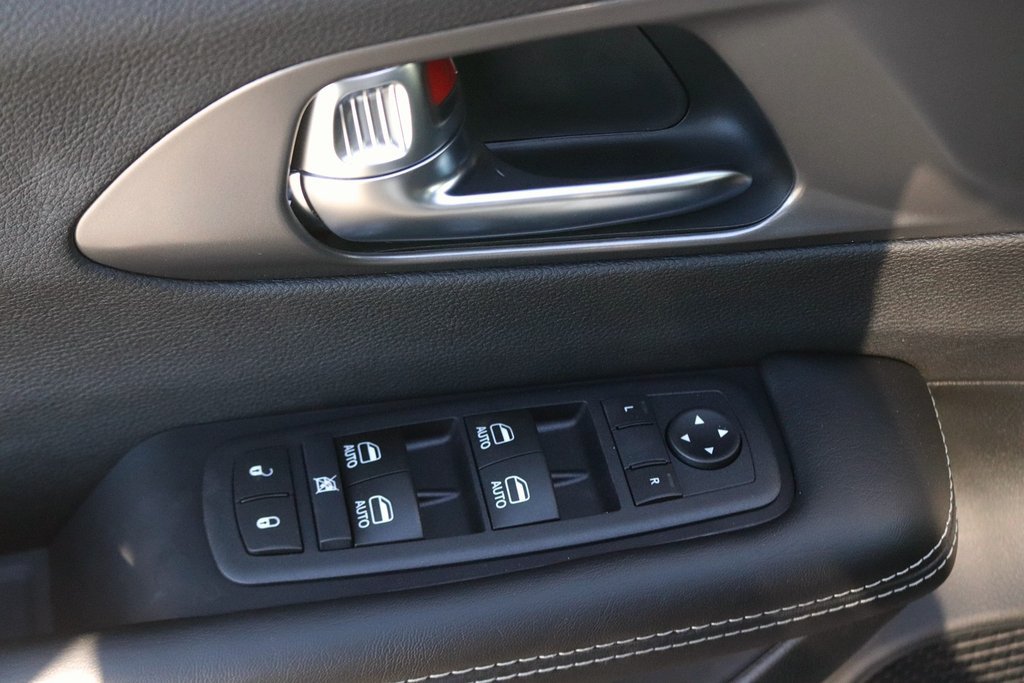2026 Chrysler Voyager LX - Photo 10