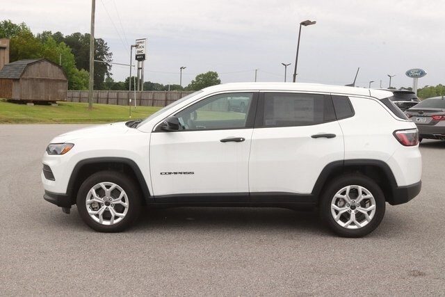 2025 Jeep Compass Sport photo 3