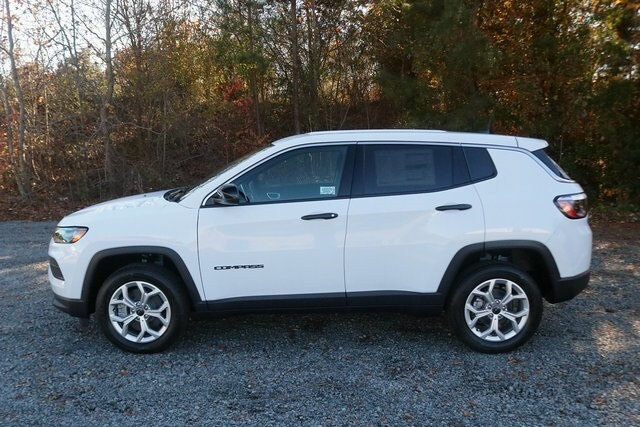 2025 Jeep Compass Sport photo 4