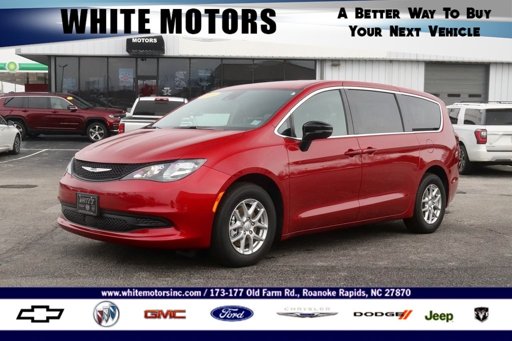 2026 Chrysler Voyager LX's photo