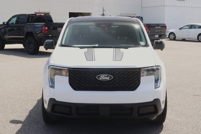 2025 Ford Maverick Lariat photo 2