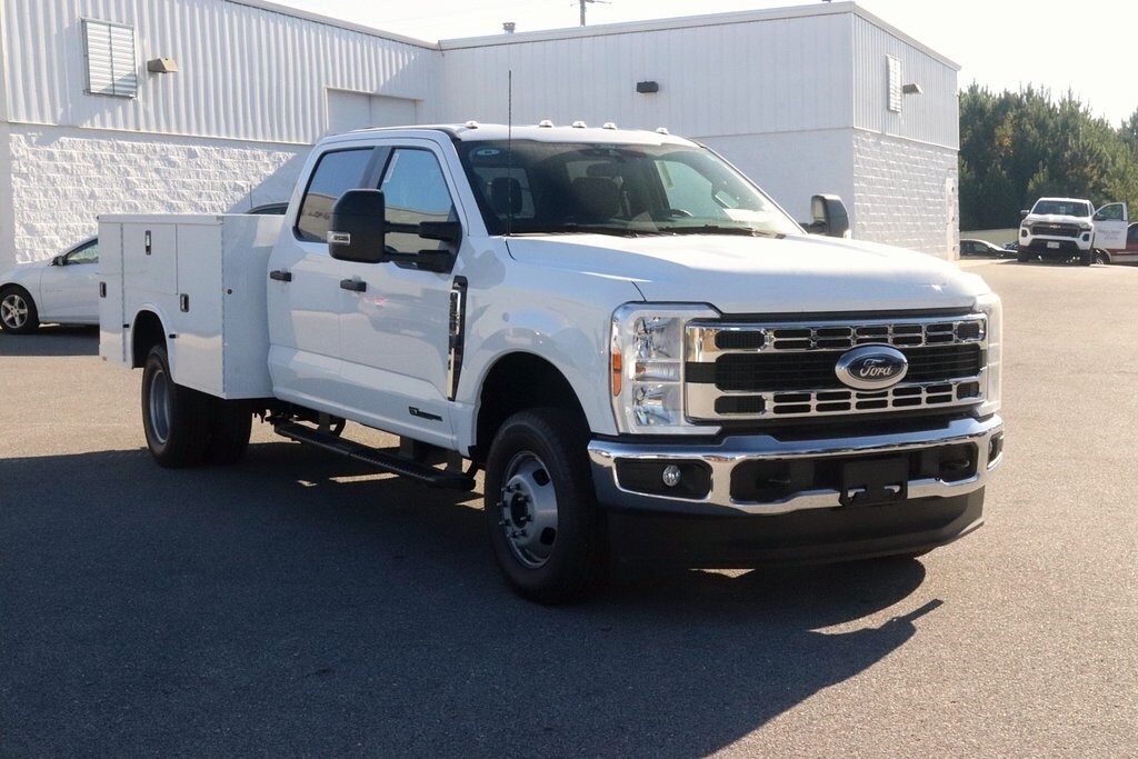 2026 Ford F-350 XL photo 3