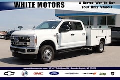 2025 Ford F-350 Chassis Truck Crew Cab