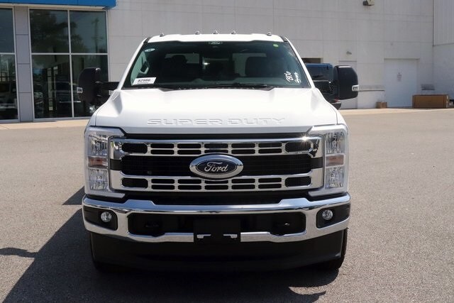 2025 Ford F-350 XL photo 2