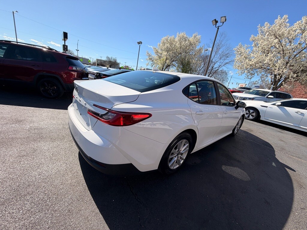Used 2025 Toyota Camry SE Hybrid Sedan