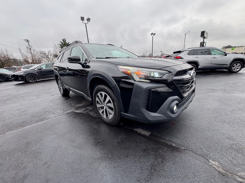 Used 2023 Subaru Outback Premium SUV
