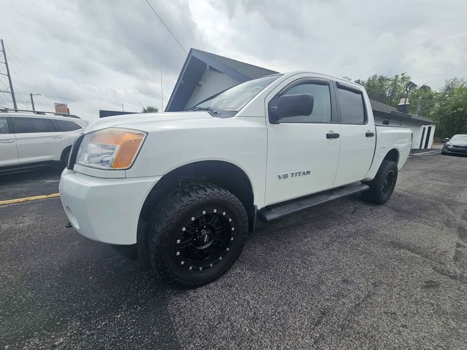 2014 Nissan Titan S photo 2