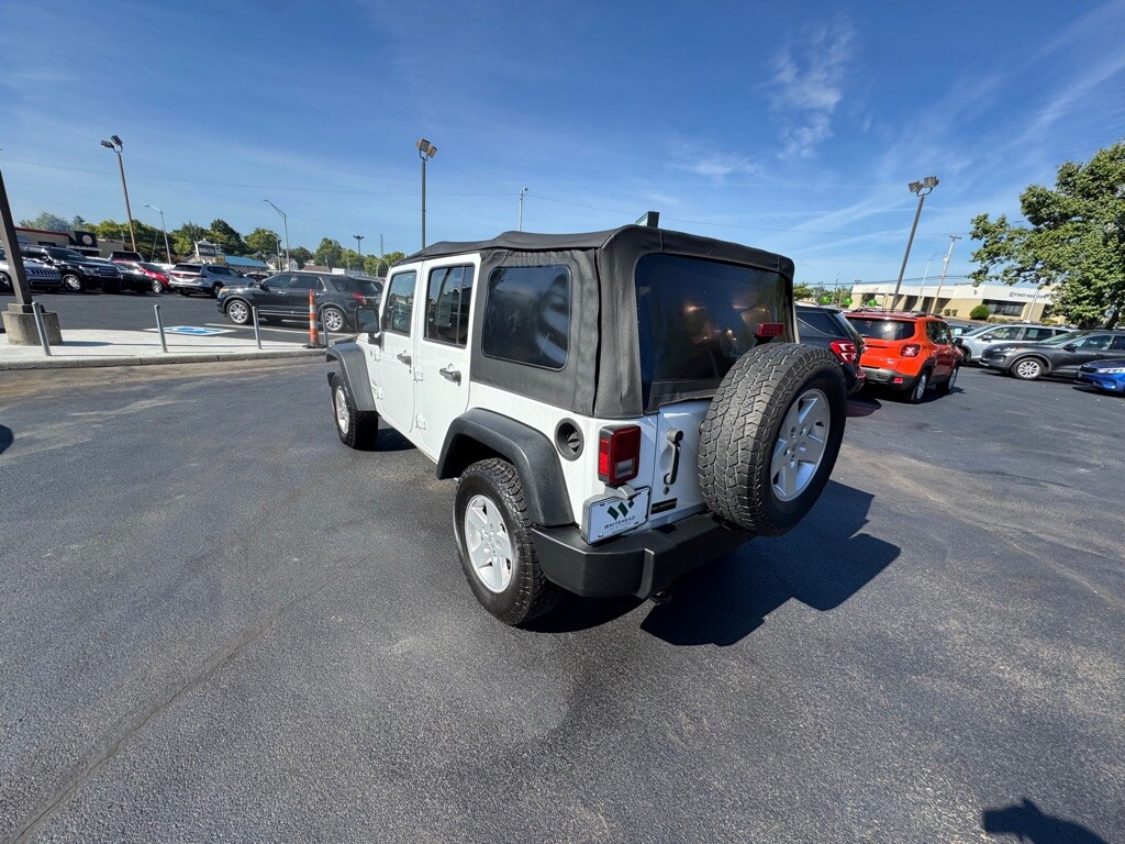 2017 Jeep Wrangler Unlimited Sport photo 4