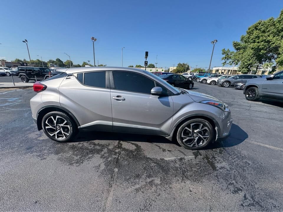 2019 Toyota C-HR XLE Limited photo 2