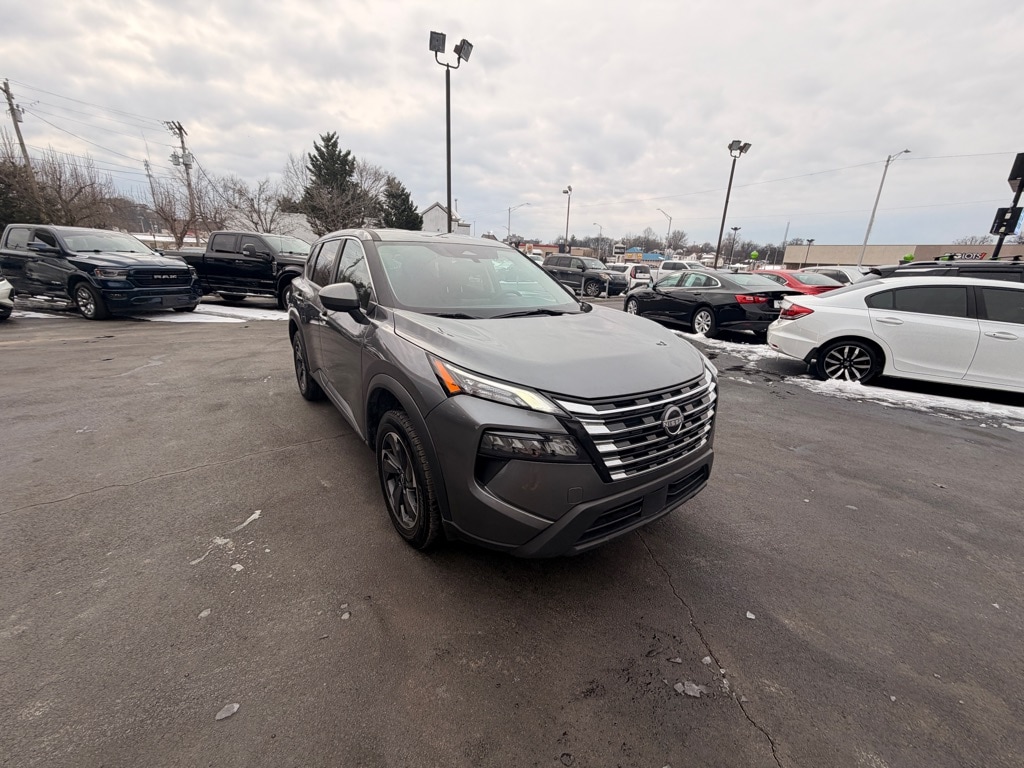 Used 2024 Nissan Rogue SV SUV
