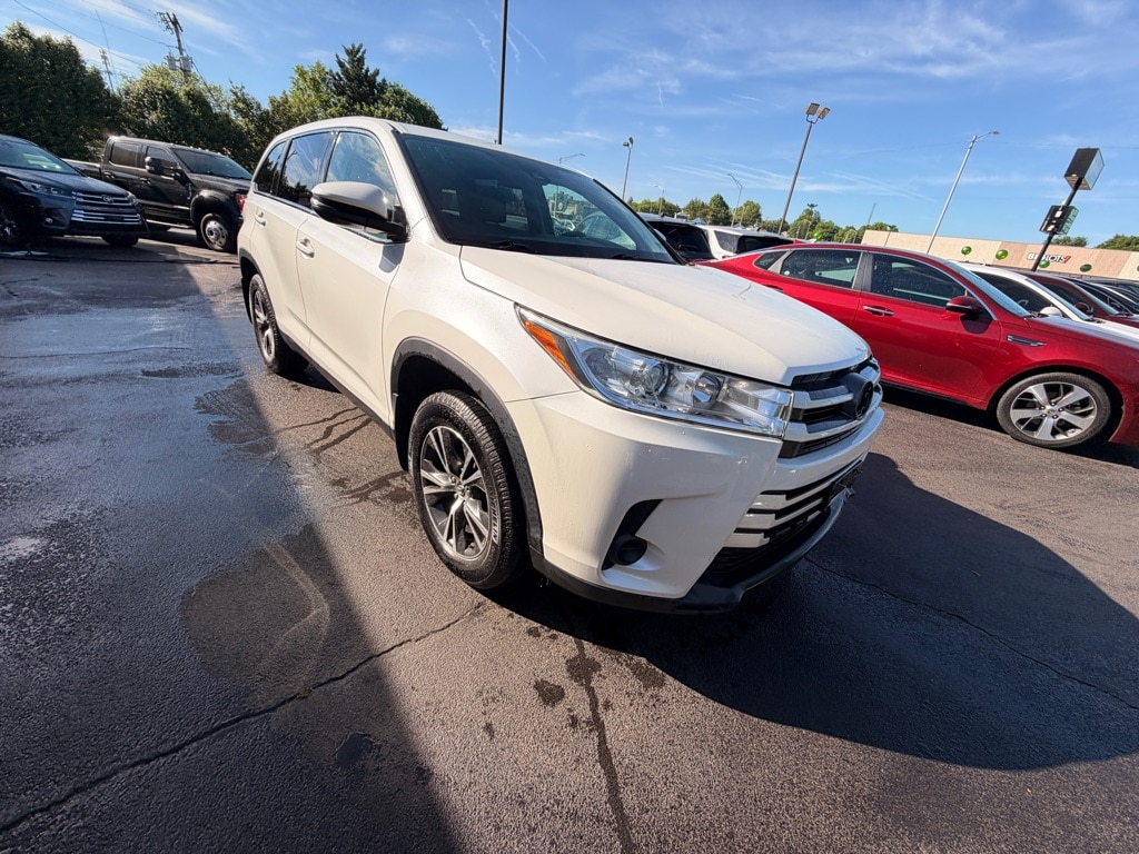 Used 2019 Toyota Highlander LE SUV