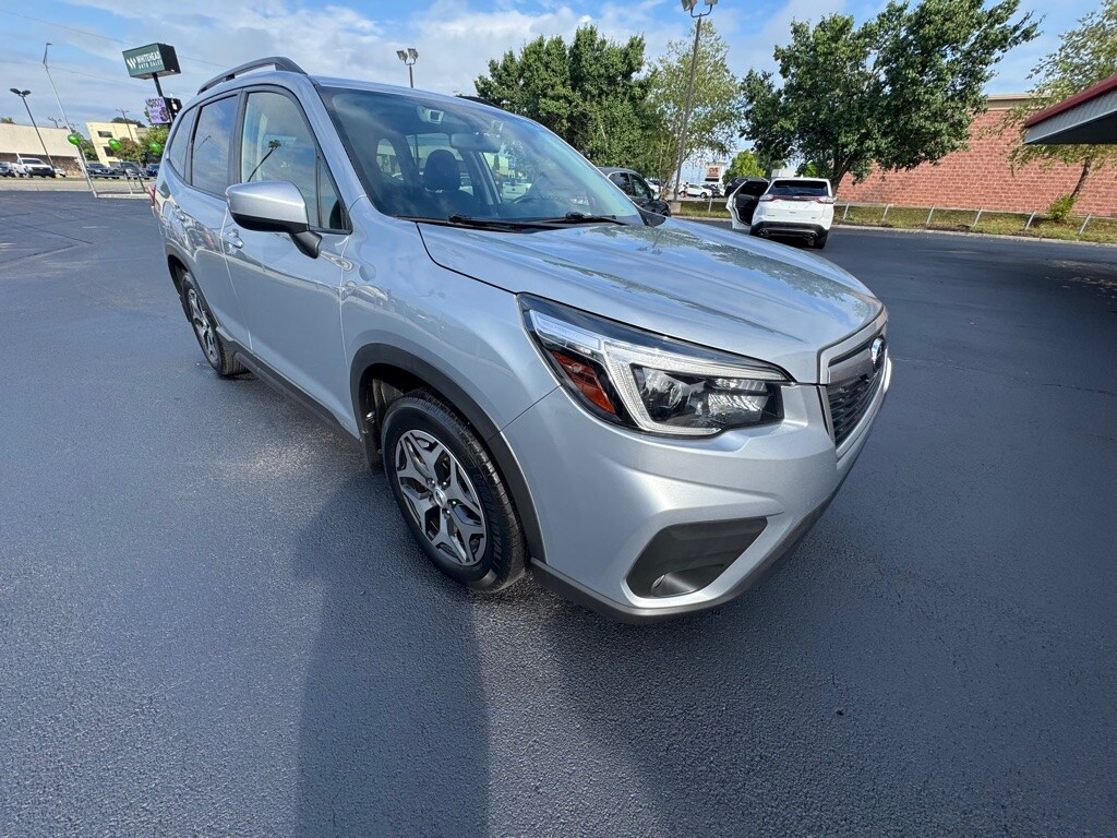 2021 Subaru Forester Premium photo 2
