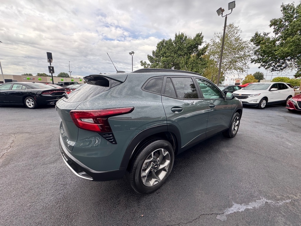 Used 2025 Chevrolet Trax 1LT SUV