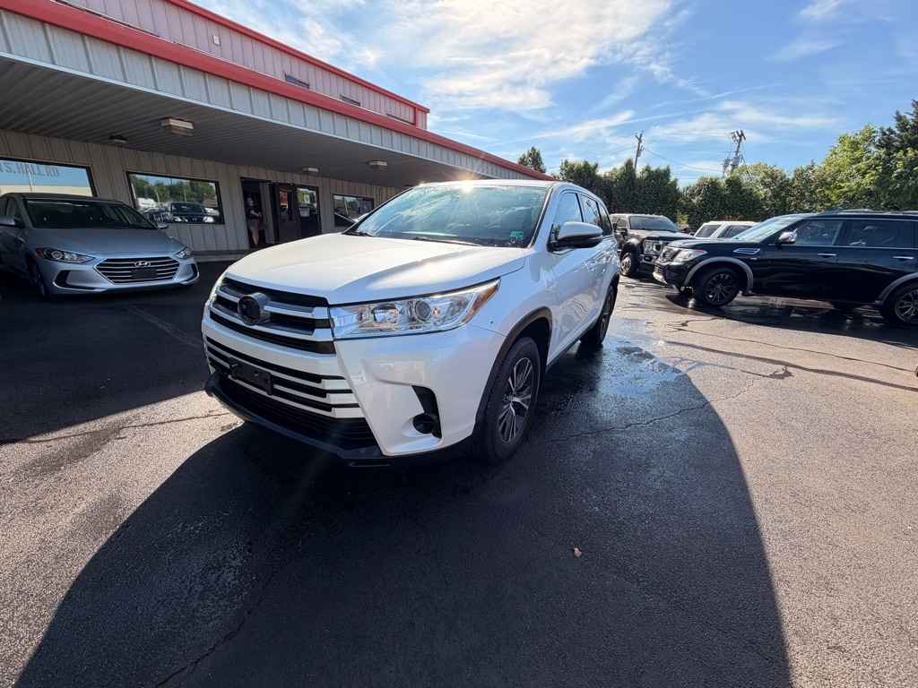 Used 2019 Toyota Highlander LE SUV