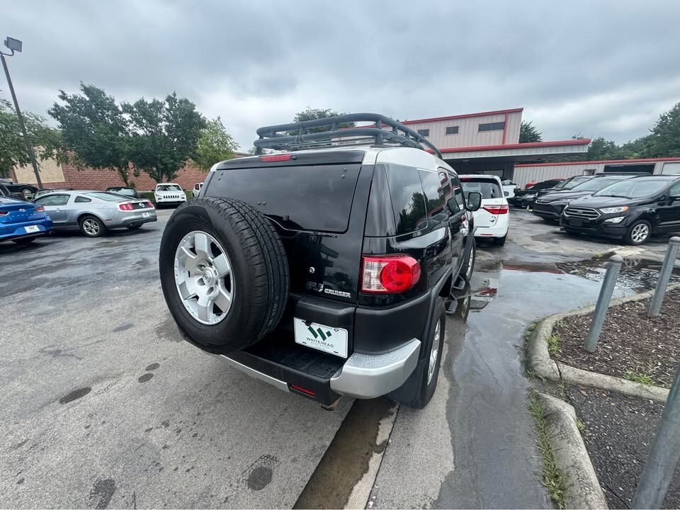 2007 Toyota FJ Cruiser Base photo 2