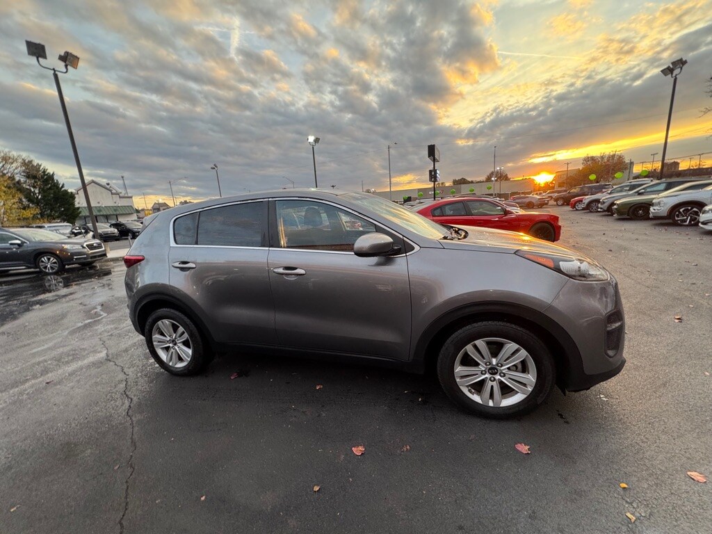 2017 Kia Sportage LX photo 2