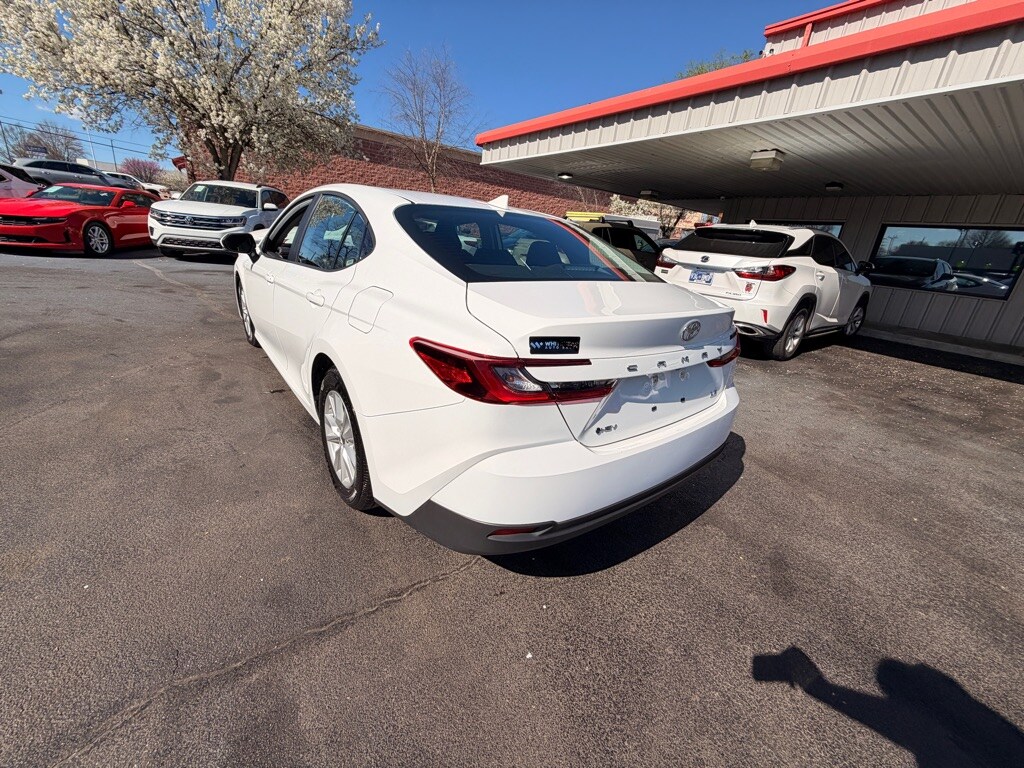 Used 2025 Toyota Camry SE Hybrid Sedan