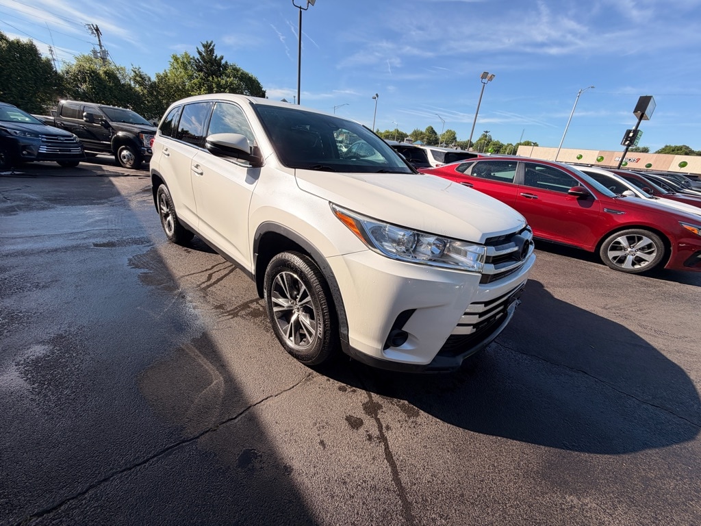 Used 2019 Toyota Highlander LE SUV