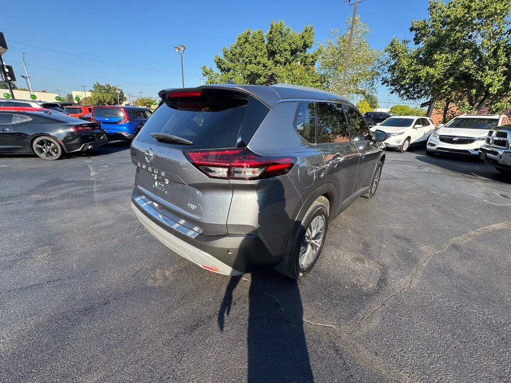 2021 Nissan Rogue SV photo 2