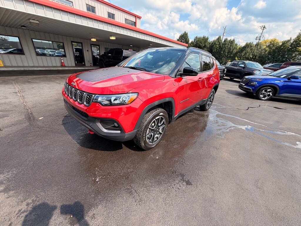 Used 2025 Jeep Compass Trailhawk SUV