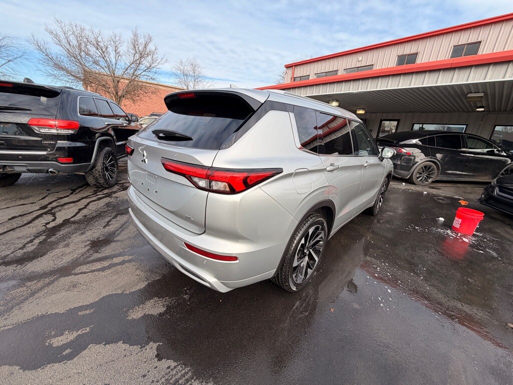 Used 2024 Mitsubishi Outlander SEL SUV